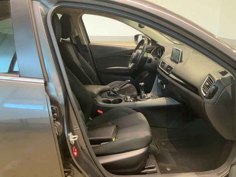 Mazda 3 2.0 Center-Line 2014 – снимка 16