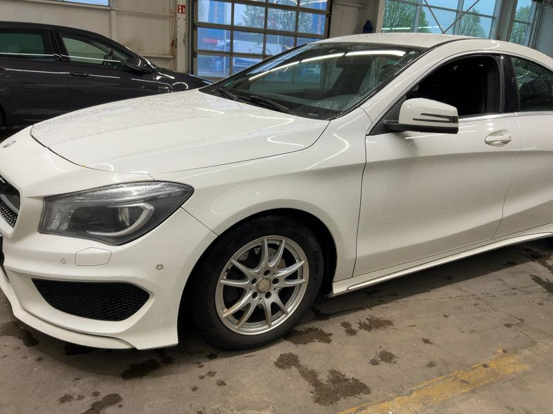 Mercedes-Benz CLA-Klasse CLA 180 AMG Line 2015 – снимка 2