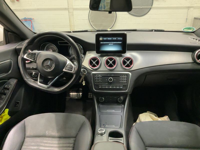 Mercedes-Benz CLA-Klasse CLA 180 AMG Line 2015 – снимка 17
