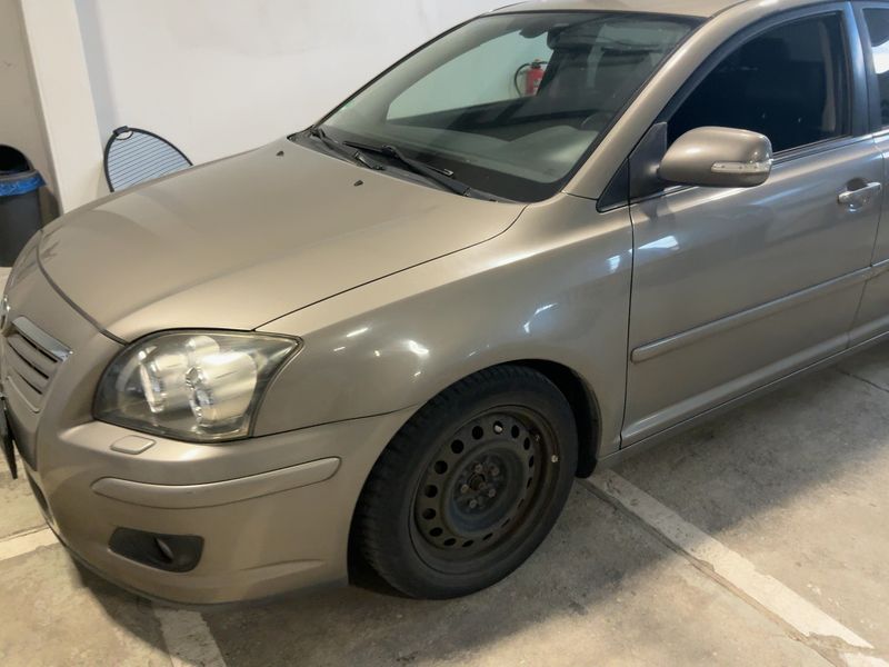 Toyota Avensis 2.0 Executive 2006 – снимка 2