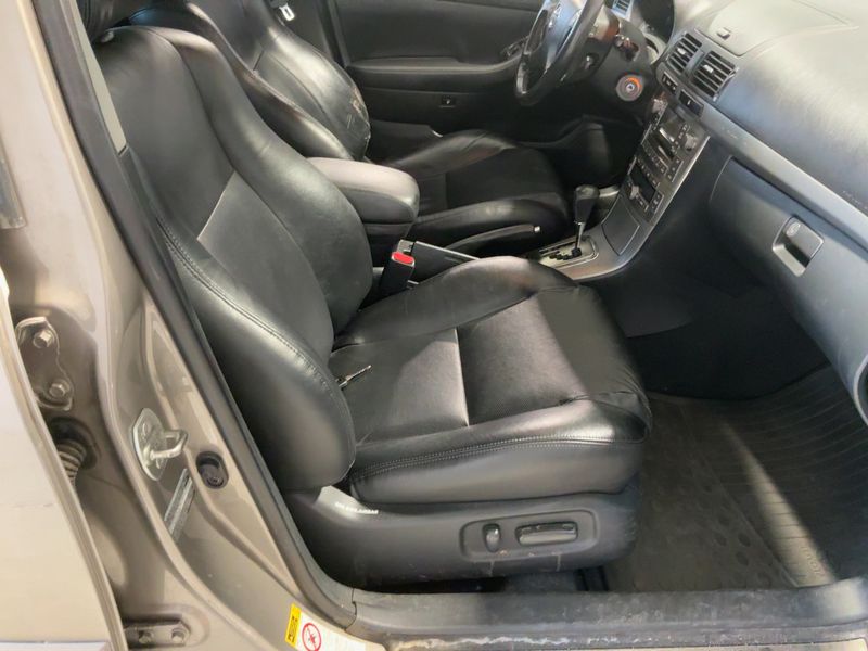 Toyota Avensis 2.0 Executive 2006 – снимка 17