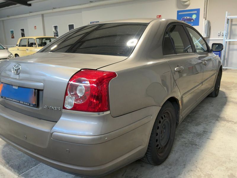 Toyota Avensis 2.0 Executive 2006 – снимка 8