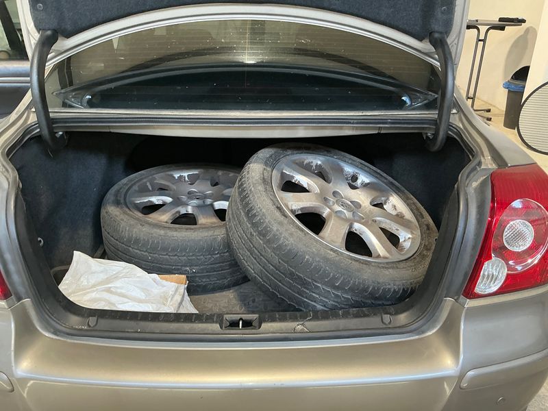 Toyota Avensis 2.0 Executive 2006 – снимка 15