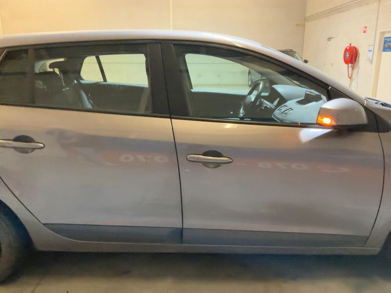 Renault Megane 1.5 dCi Expression 2013 – снимка 10