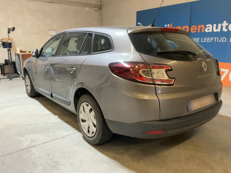 Renault Megane 1.5 dCi Expression 2013 – снимка 6