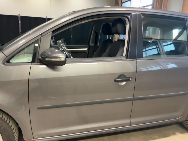 Volkswagen Touran 1.2 TSI Comfortline BlueMotion Tech 2012 – снимка 4