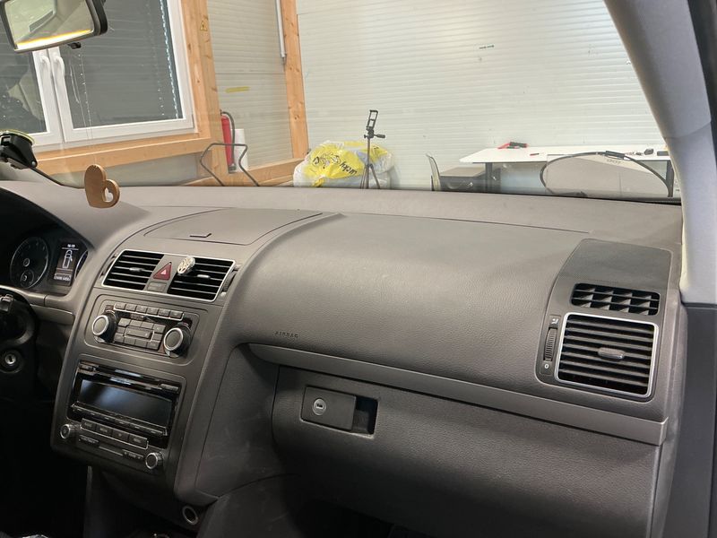 Volkswagen Touran 1.2 TSI Comfortline BlueMotion Tech 2012 – снимка 35