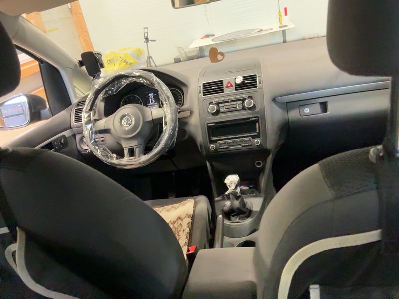 Volkswagen Touran 1.2 TSI Comfortline BlueMotion Tech 2012 – снимка 17