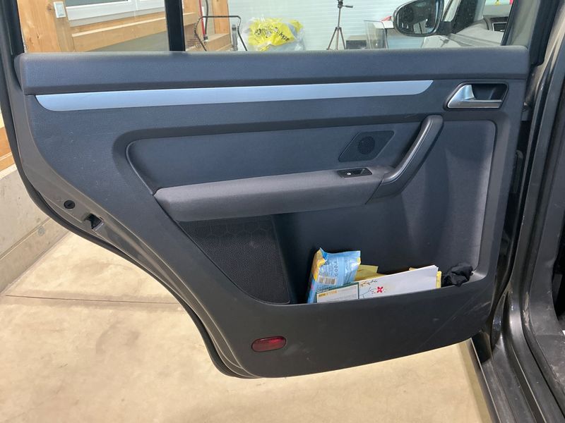 Volkswagen Touran 1.2 TSI Comfortline BlueMotion Tech 2012 – снимка 38