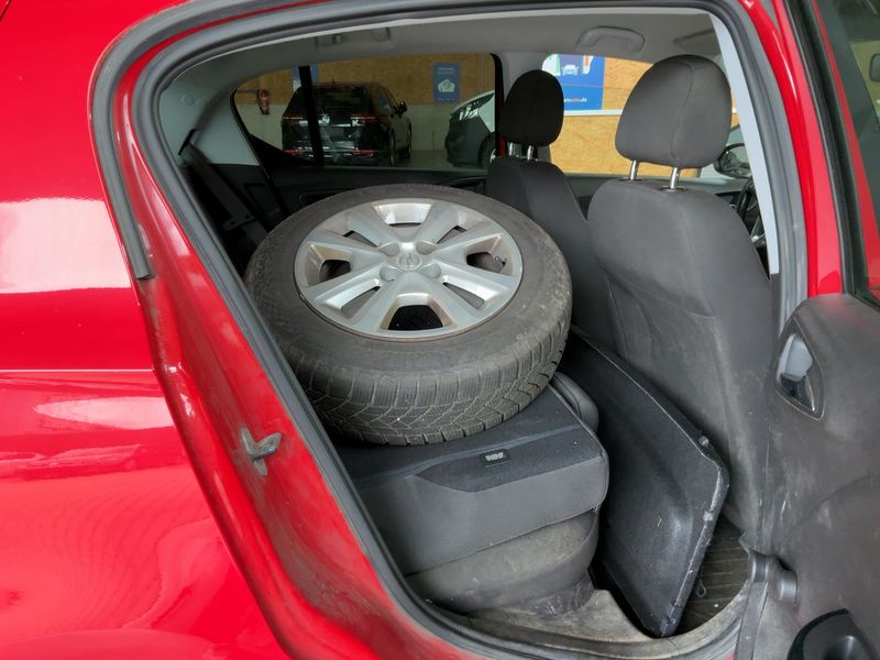 Opel Corsa 1.4 Color Edition 2015 – снимка 20