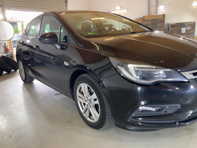 Opel Astra 1.6 CDTI DPF Edition Start/Stop 2017 – снимка 12