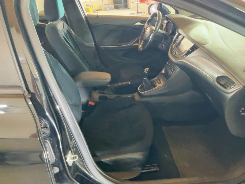 Opel Astra 1.6 CDTI DPF Edition Start/Stop 2017 – снимка 17