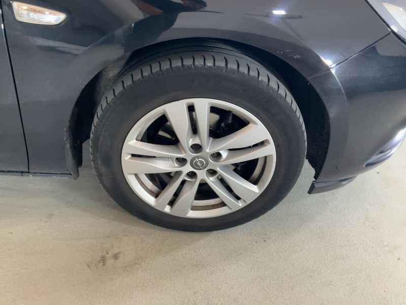 Opel Astra 1.6 CDTI DPF Edition Start/Stop 2017 – снимка 11