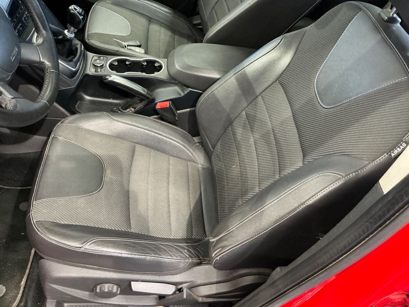 Ford Kuga 1.6 EcoBoost Titanium 2013 – снимка 28