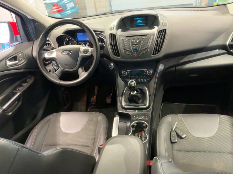 Ford Kuga 1.6 EcoBoost Titanium 2013 – снимка 17