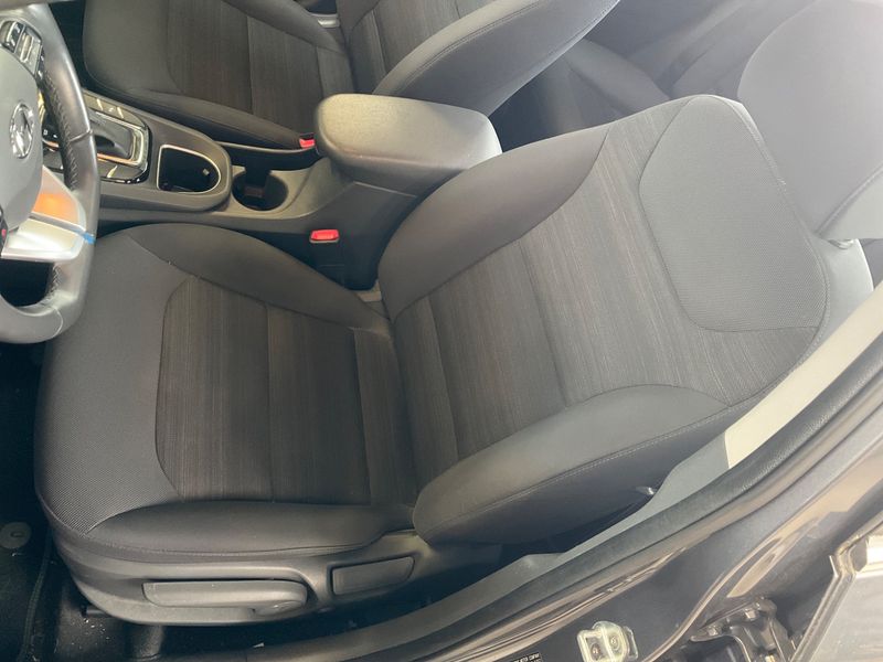 Hyundai IONIQ 1.6 Hybrid Creative 2018 – снимка 25
