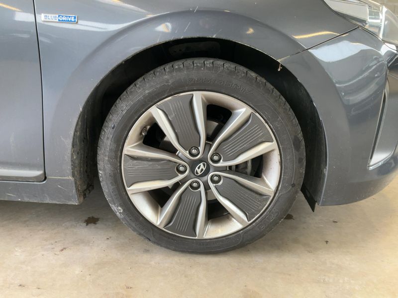 Hyundai IONIQ 1.6 Hybrid Creative 2018 – снимка 11