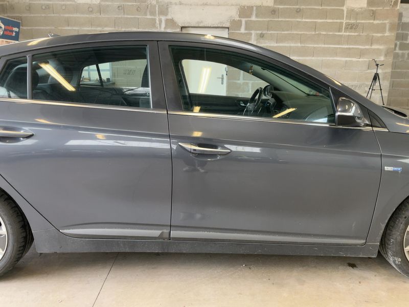 Hyundai IONIQ 1.6 Hybrid Creative 2018 – снимка 10