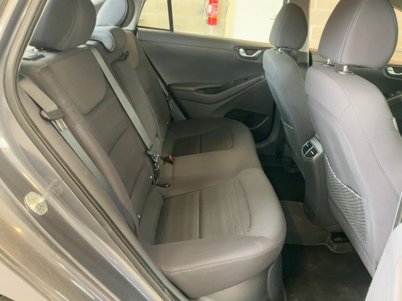 Hyundai IONIQ 1.6 Hybrid Creative 2018 – снимка 19