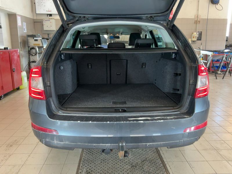Skoda Octavia 1.6 TDI Style 4x4 2016 – снимка 10