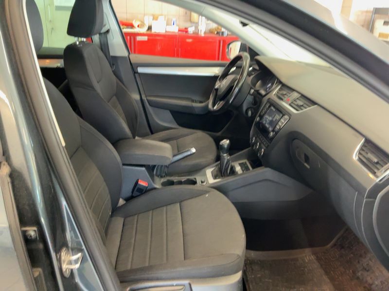 Skoda Octavia 1.6 TDI Style 4x4 2016 – снимка 11