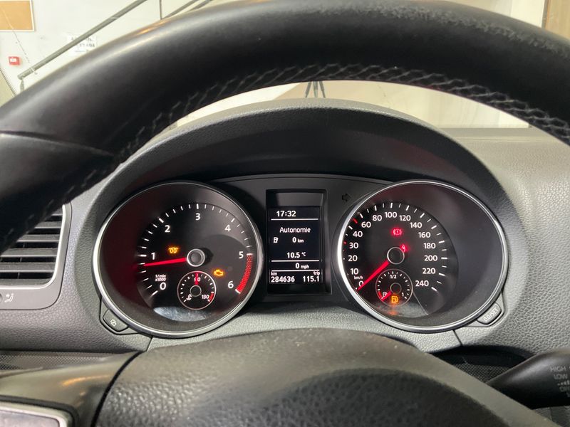 Volkswagen Golf VI 1.6 TDI Comfortline BlueMotion Tech 2010 – снимка 4