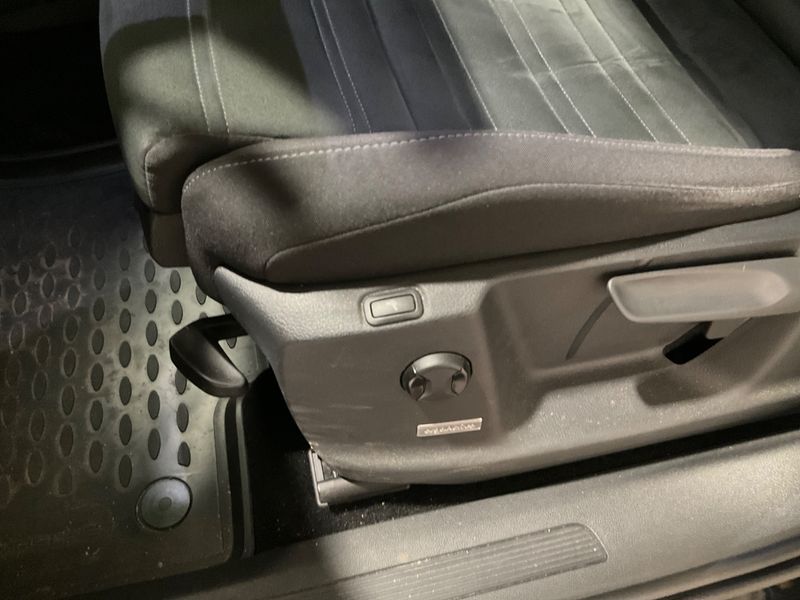Volkswagen Touran 2.0 TDI Comfortline BlueMotion Tech 2021 – снимка 37