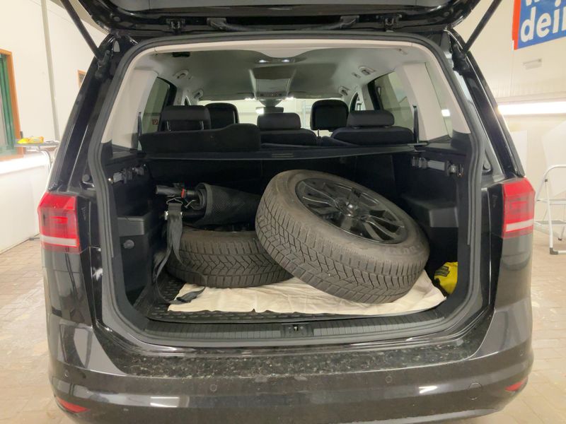 Volkswagen Touran 2.0 TDI Comfortline BlueMotion Tech 2021 – снимка 16