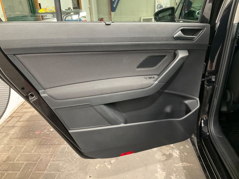 Volkswagen Touran 2.0 TDI Comfortline BlueMotion Tech 2021 – снимка 32