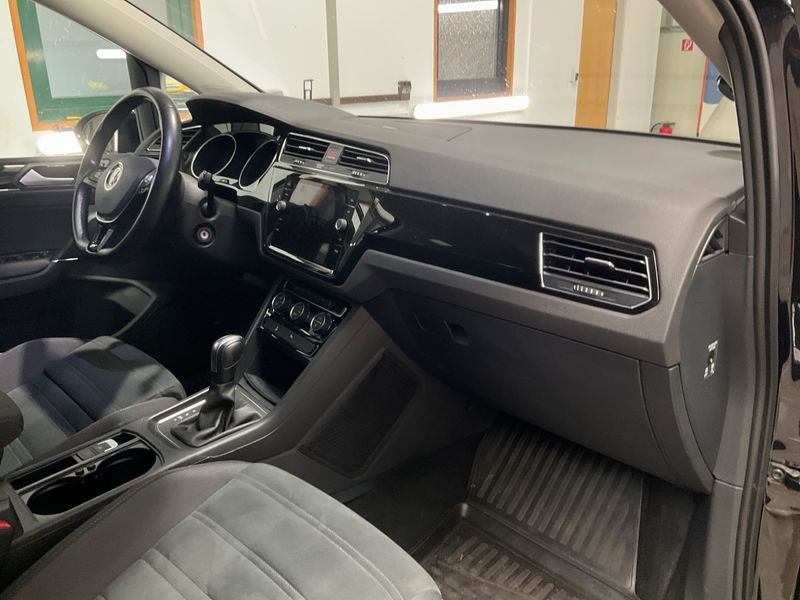 Volkswagen Touran 2.0 TDI Comfortline BlueMotion Tech 2021 – снимка 27