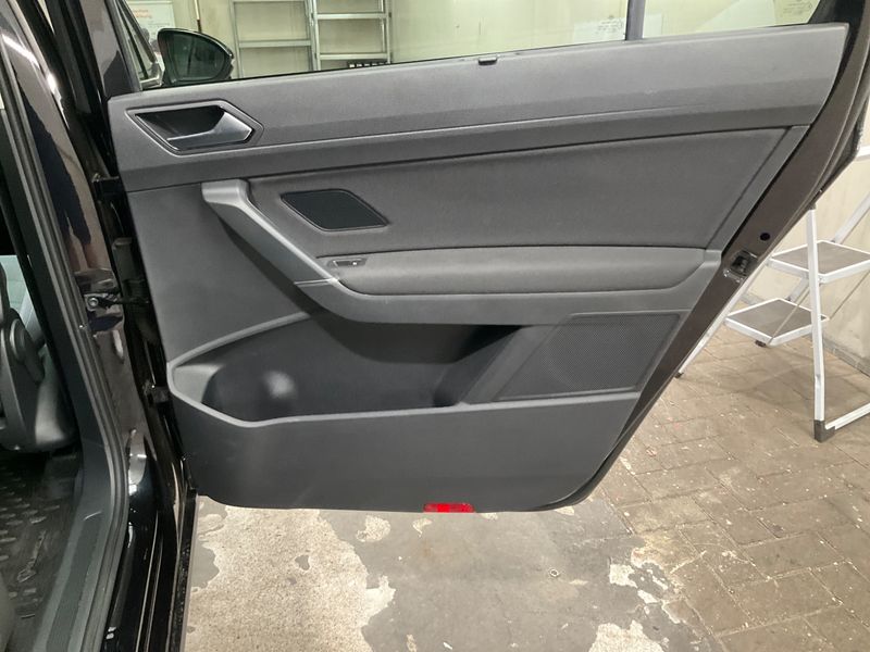 Volkswagen Touran 2.0 TDI Comfortline BlueMotion Tech 2021 – снимка 29