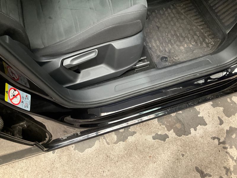 Volkswagen Touran 2.0 TDI Comfortline BlueMotion Tech 2021 – снимка 26