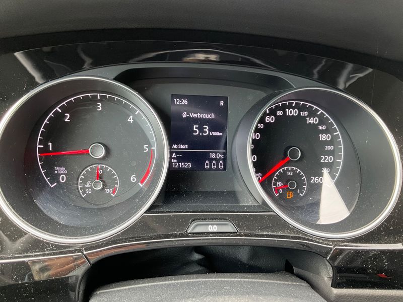 Volkswagen Touran 2.0 TDI Comfortline BlueMotion Tech 2021 – снимка 19
