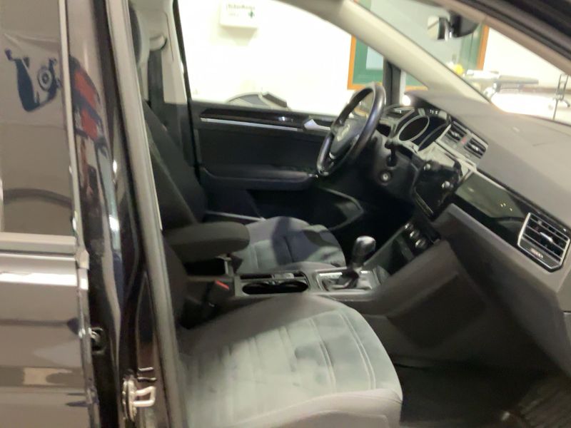 Volkswagen Touran 2.0 TDI Comfortline BlueMotion Tech 2021 – снимка 17