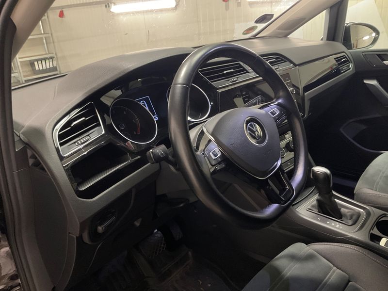Volkswagen Touran 2.0 TDI Comfortline BlueMotion Tech 2021 – снимка 24