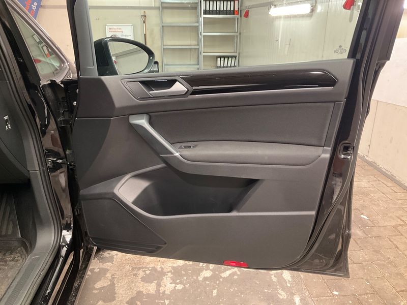 Volkswagen Touran 2.0 TDI Comfortline BlueMotion Tech 2021 – снимка 25