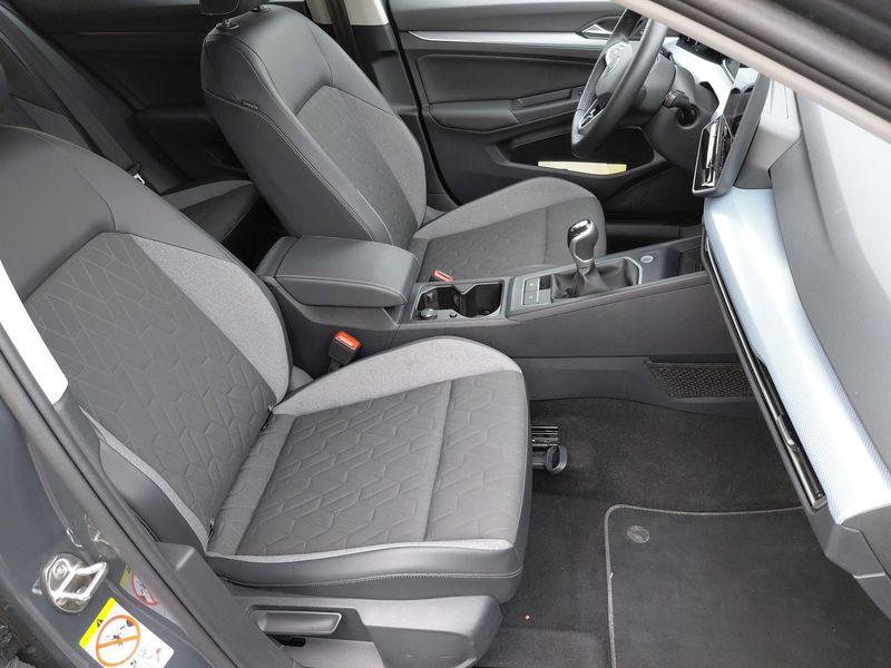 Volkswagen Golf VIII 1.5 TSI Goal 2025 – снимка 10