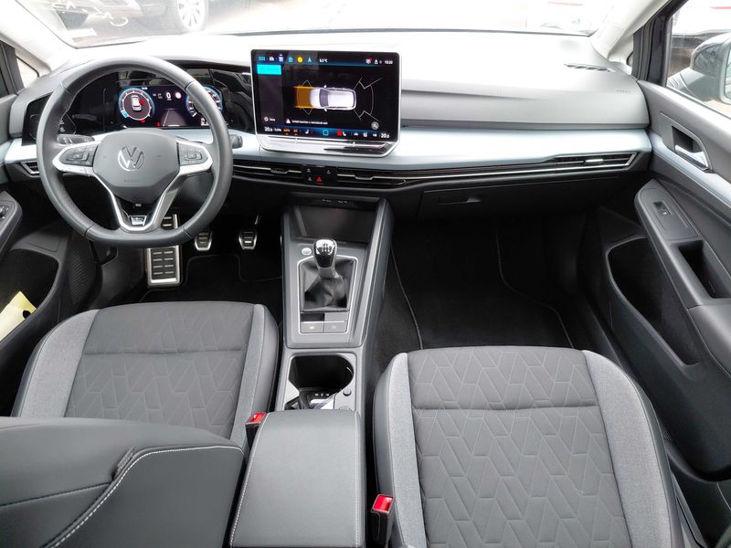 Volkswagen Golf VIII 1.5 TSI Goal 2025 – снимка 11