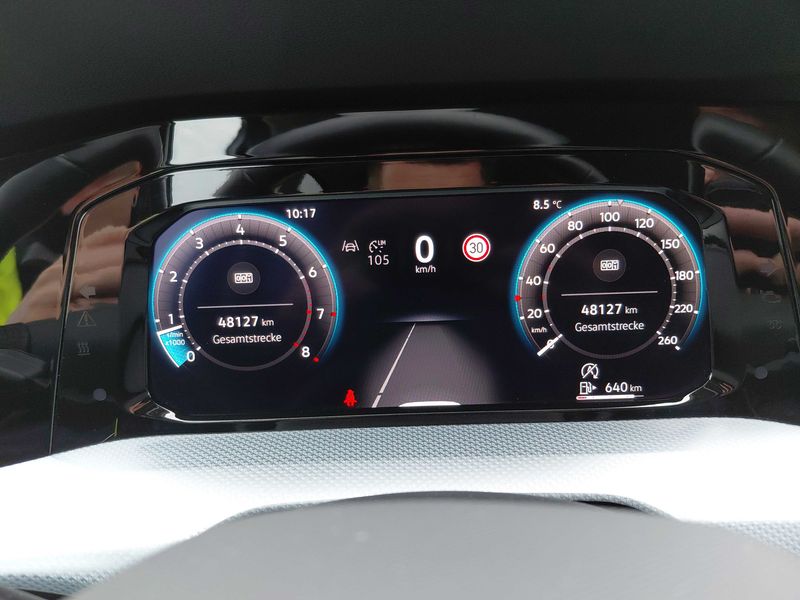 Volkswagen Golf VIII 1.5 TSI Goal 2025 – снимка 12