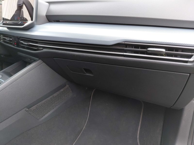 Volkswagen Golf VIII 1.5 TSI Goal 2025 – снимка 21