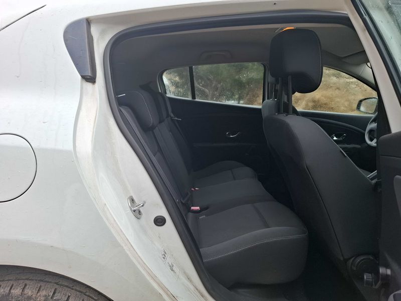 Renault Megane 1.5 dCi Authentique 2013 – снимка 13