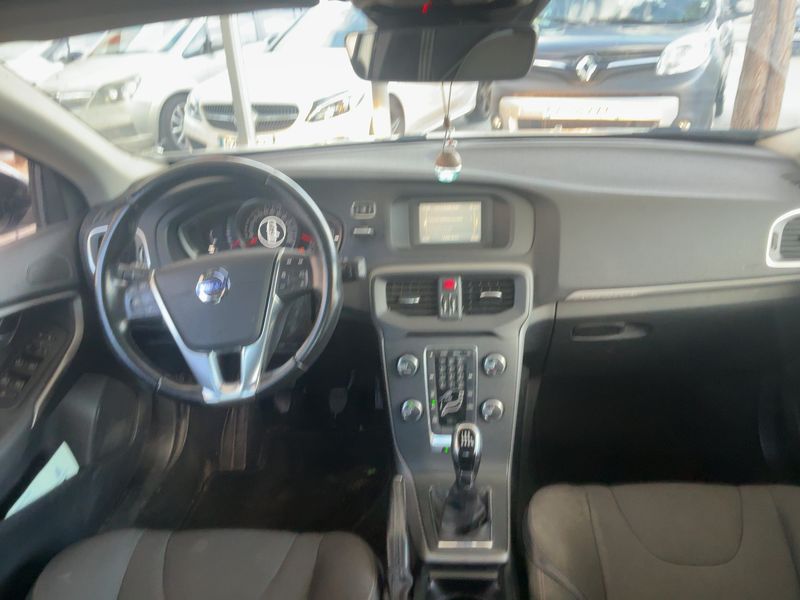 Volvo V40 Cross Country 2.0 D3 Momentum 2015 – снимка 17