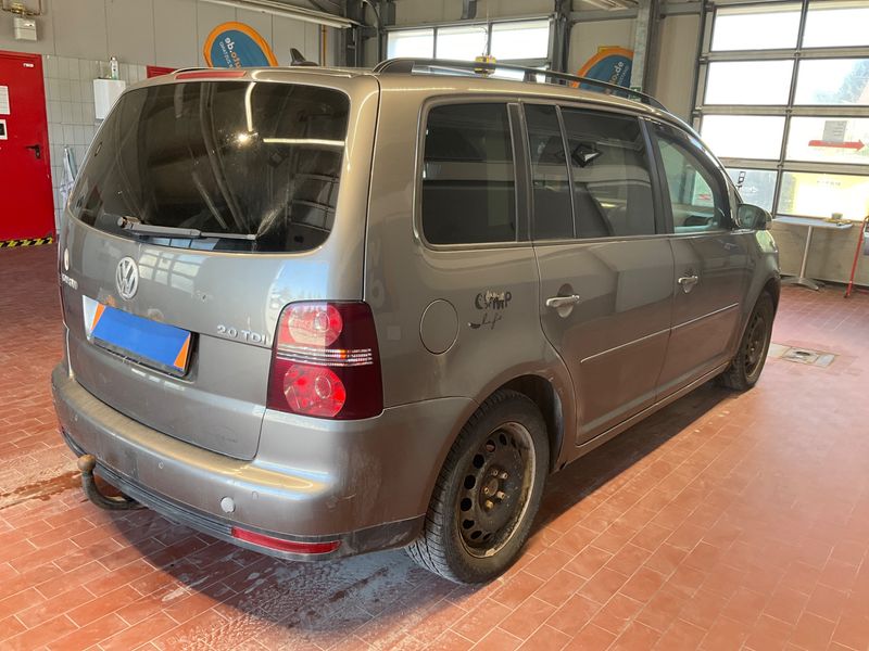 Volkswagen Touran 2.0 TDI United 2008 – снимка 2