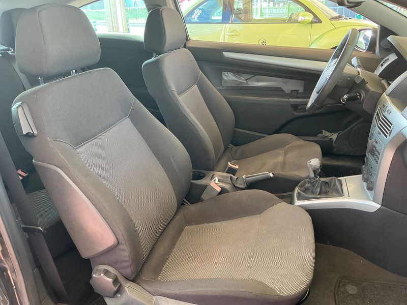 Opel Astra GTC 1.7 CDTI Energy 2009 – снимка 3