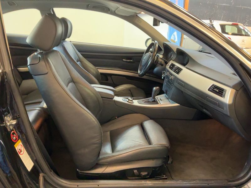 BMW 3er 325i 2008 – снимка 16