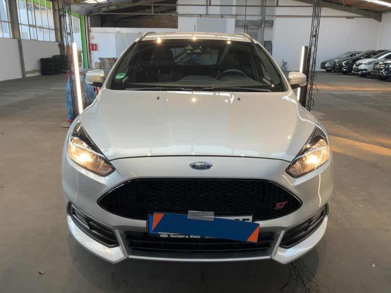 Ford Focus 2.0 EcoBoost ST 2017 – снимка 14