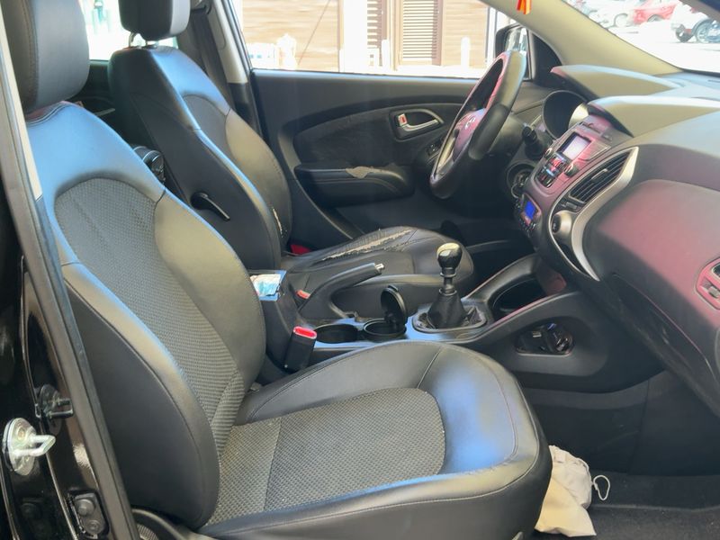 Hyundai ix35 1.7 CRDi Comfort 2WD 2011 – снимка 16