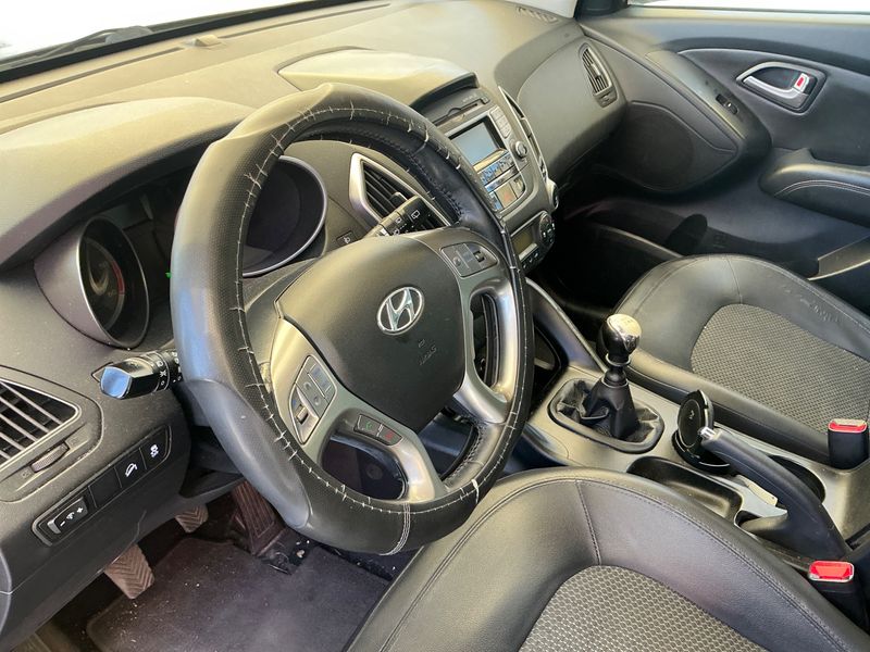 Hyundai ix35 1.7 CRDi Comfort 2WD 2011 – снимка 28