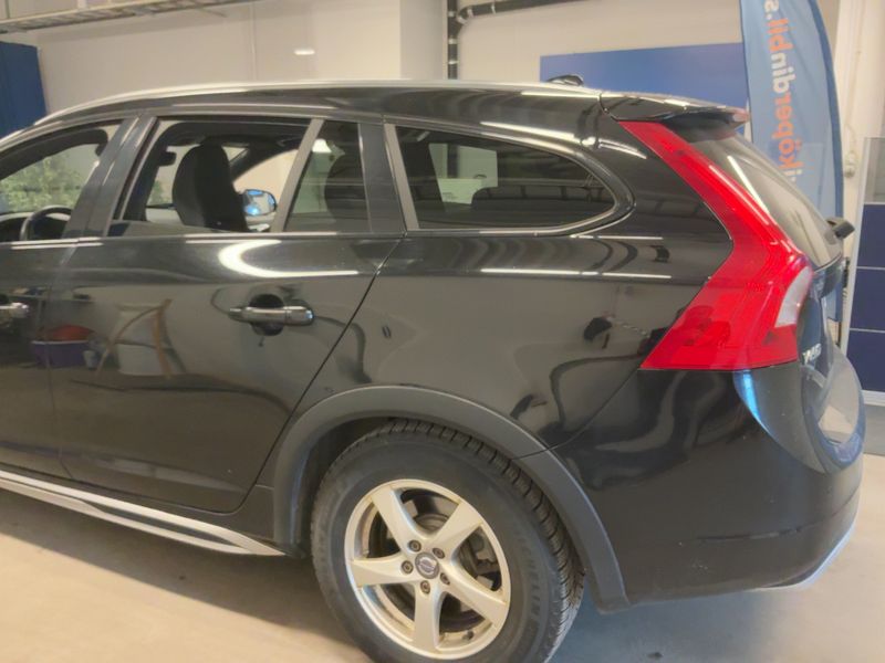 Volvo V60 Cross Country 2.4 D4 Summum AWD 2015 – снимка 6