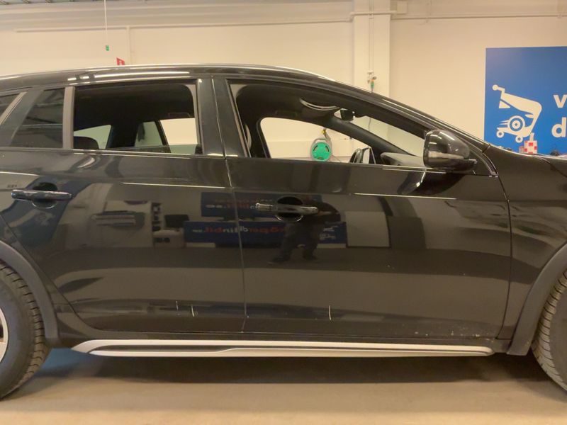 Volvo V60 Cross Country 2.4 D4 Summum AWD 2015 – снимка 10